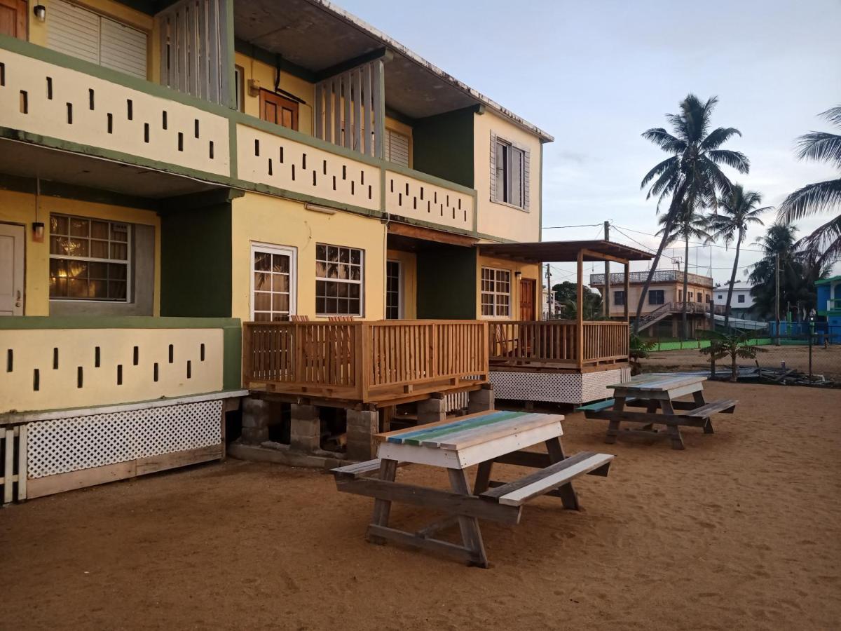 Pal'S On The Beach - Dangriga, Belize Esterno foto